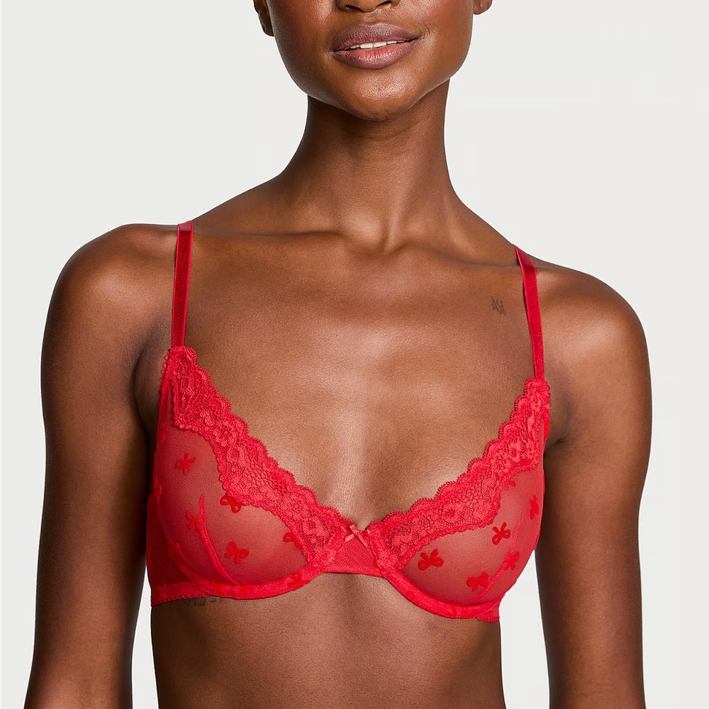 NWT VICTORIA'S SECRET
Tease Unlined Demi Bra